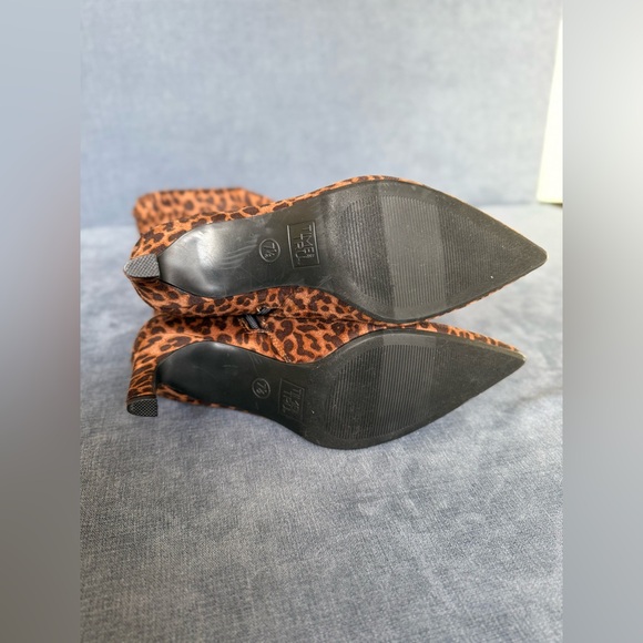Time and Tru Women’s Faux Suede Cheetah Print Slouch Kitten Heeled Boots SZ 7.5 - Picture 7 of 8
